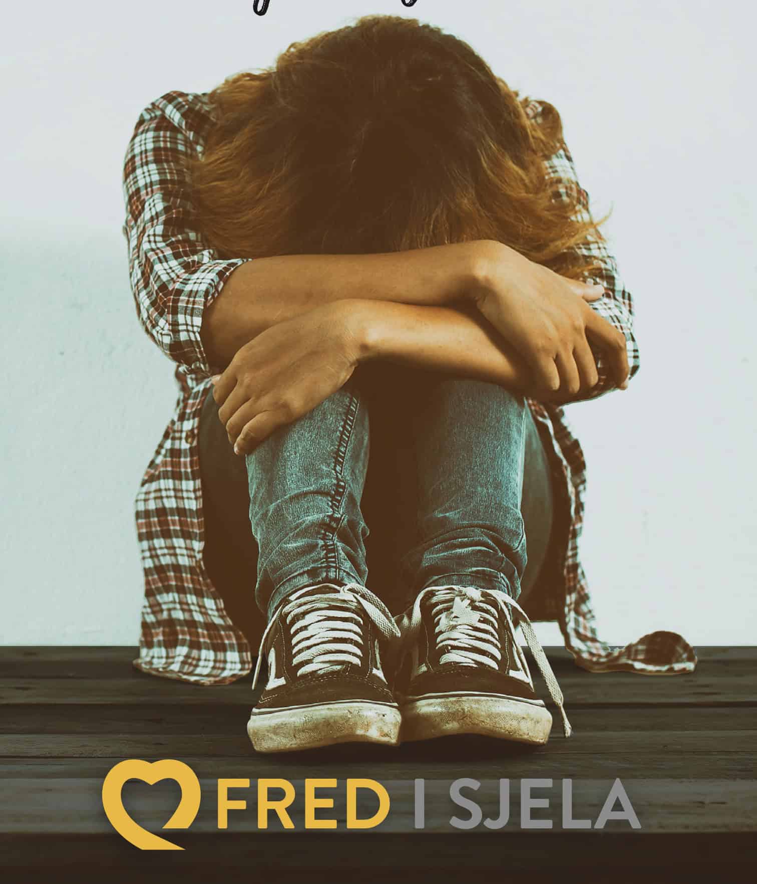 Trist person som sitter med hodet ned, omgitt av bekymringer og stress, symboliserer behov for fred i sjelen, mental helse og personlig velvære. En illustrasjon av indre uro og søken etter ro og balanse i livet.